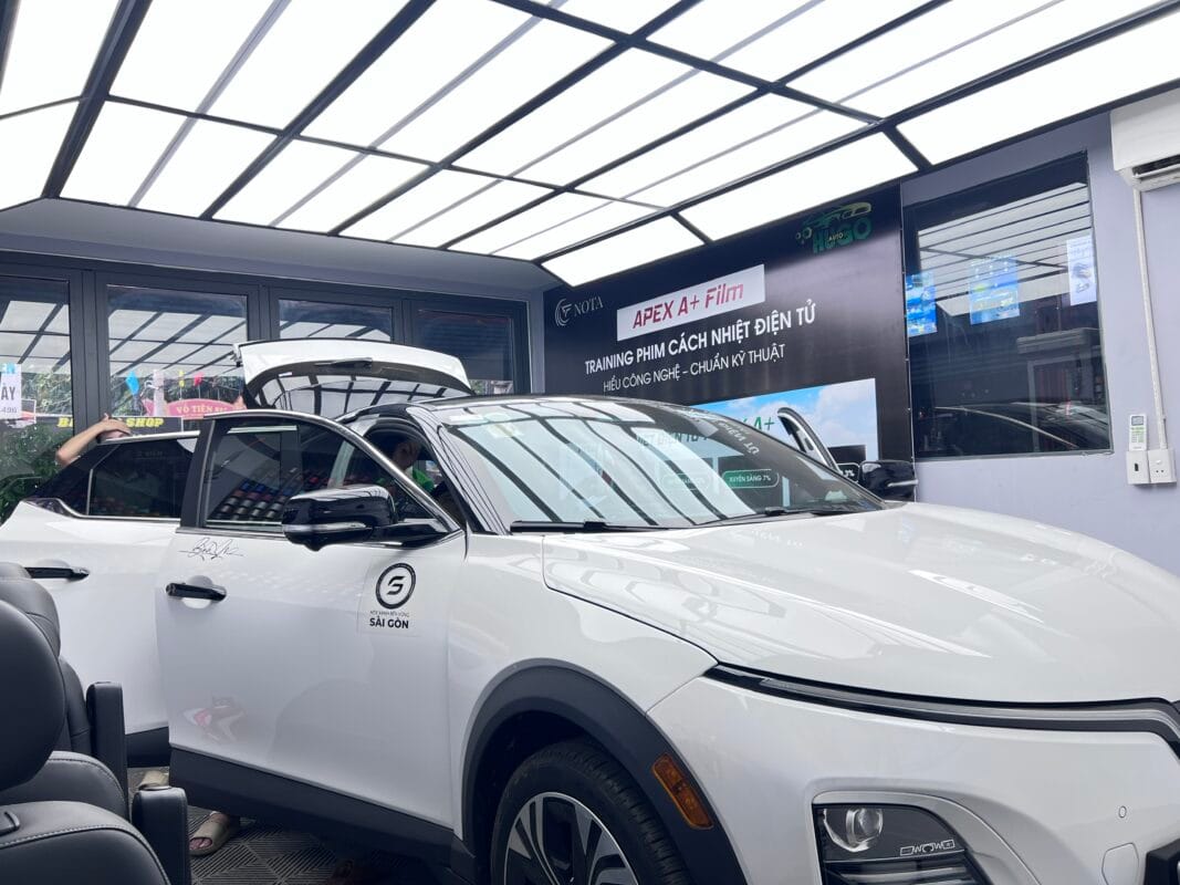 phim cách nhiệt điện tử apex a+ giúp xe trở nên sang trọng