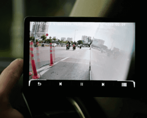 gương toshi với màn hình sắc nét được quan tâm